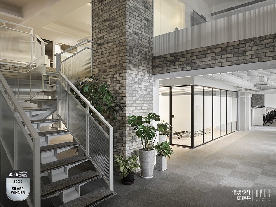 【澄境設計】2025 LONDON Design Awards 鄭抿丹淨簡暖境流淌柔銀光輝！ - 設計師專訪 5